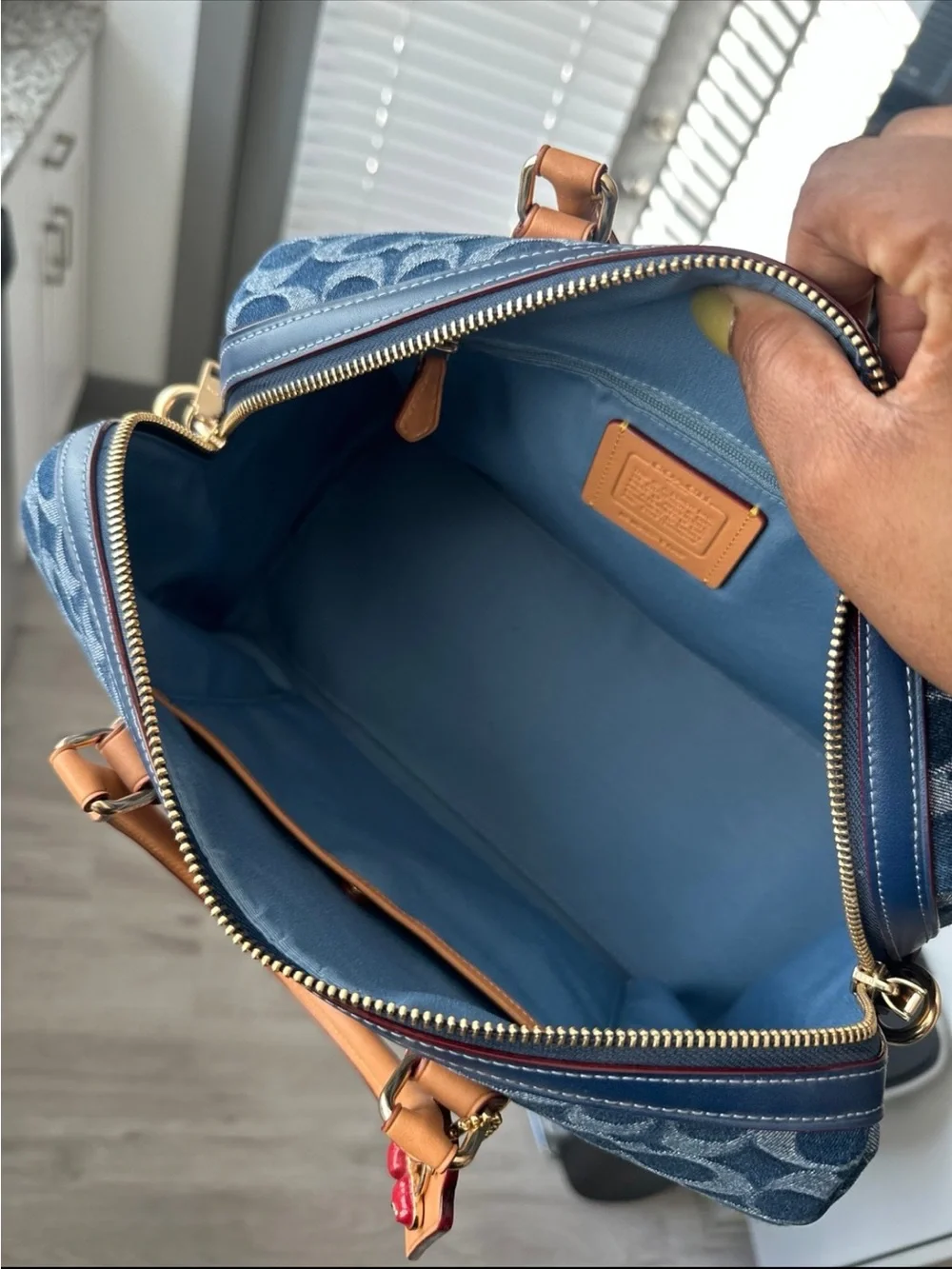 COACH | 2025 Signature Denim Large Rowan - Picture 9 of 12